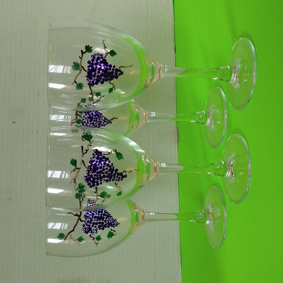 VGUC. Set up four Vintage hand-painted wine glasses. - Picture 1 of 5